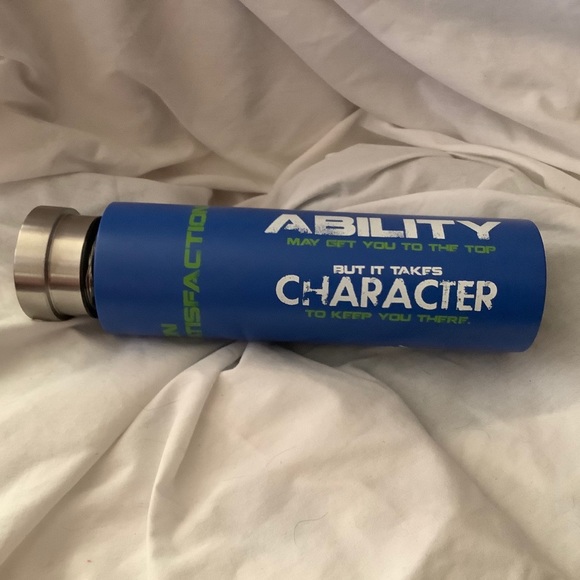 Silver One Stainless Steel 24 oz Water Bottle - Picture 4 of 6